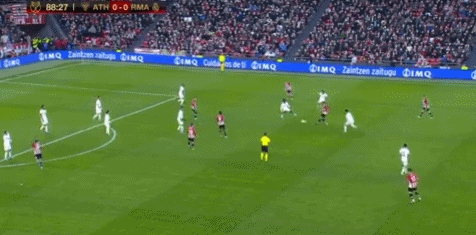 一脚油门踩到底！詹姆斯快攻顺下抬手上篮一条龙