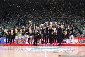 辽宁男篮输球，威尔斯神情沮丧；北京男篮伤大将，胡明轩状态好转